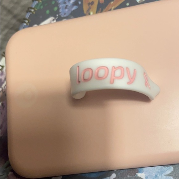 Pre-loved blush loopy case. Case fits iPhone XR - Picture 7 of 8
